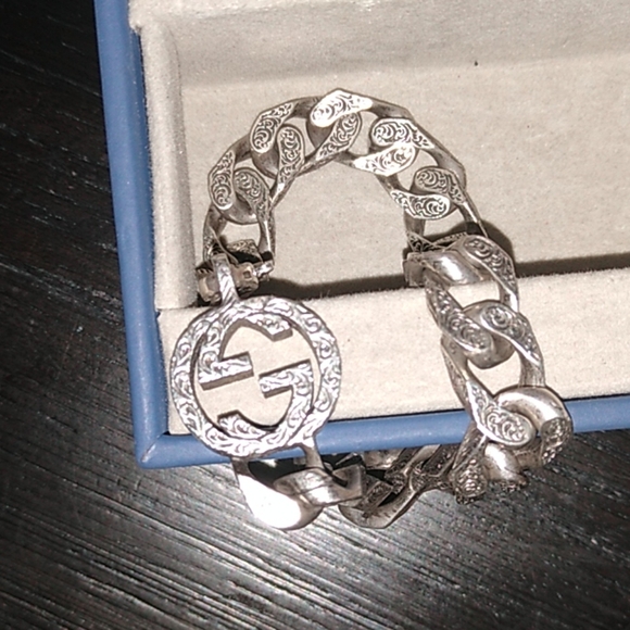 Gucci Interlocking Chain Bracelet - Picture 2 of 8